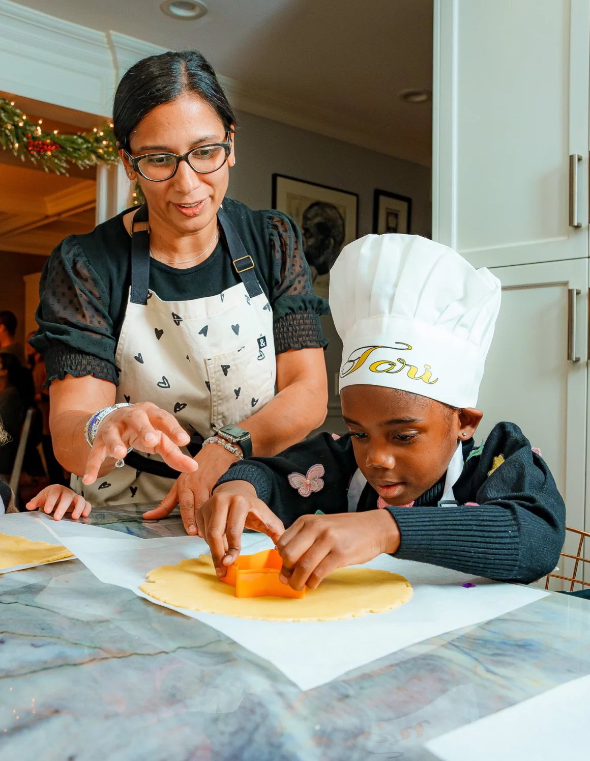 Children cooking classes bonnets